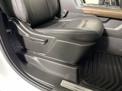 Used 2022 Chevrolet Silverado 1500 RST w/ Convenience Package II AWD/4WD image 24