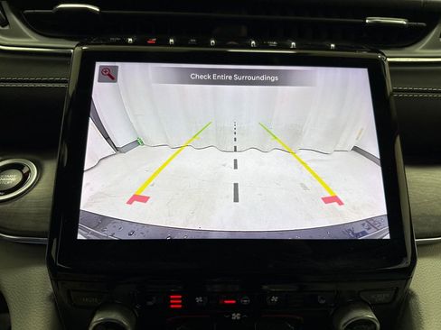 Used 2022 Jeep Grand Cherokee Overland w/ Luxury Tech Group IV image 33