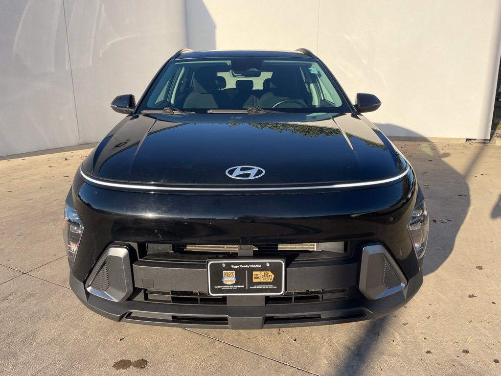 Used 2024 Hyundai Kona SEL w/ Convenience Package FWD image 2