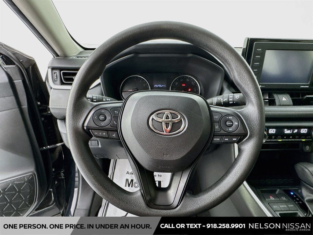 Used 2020 Toyota RAV4 XLE FWD image 11