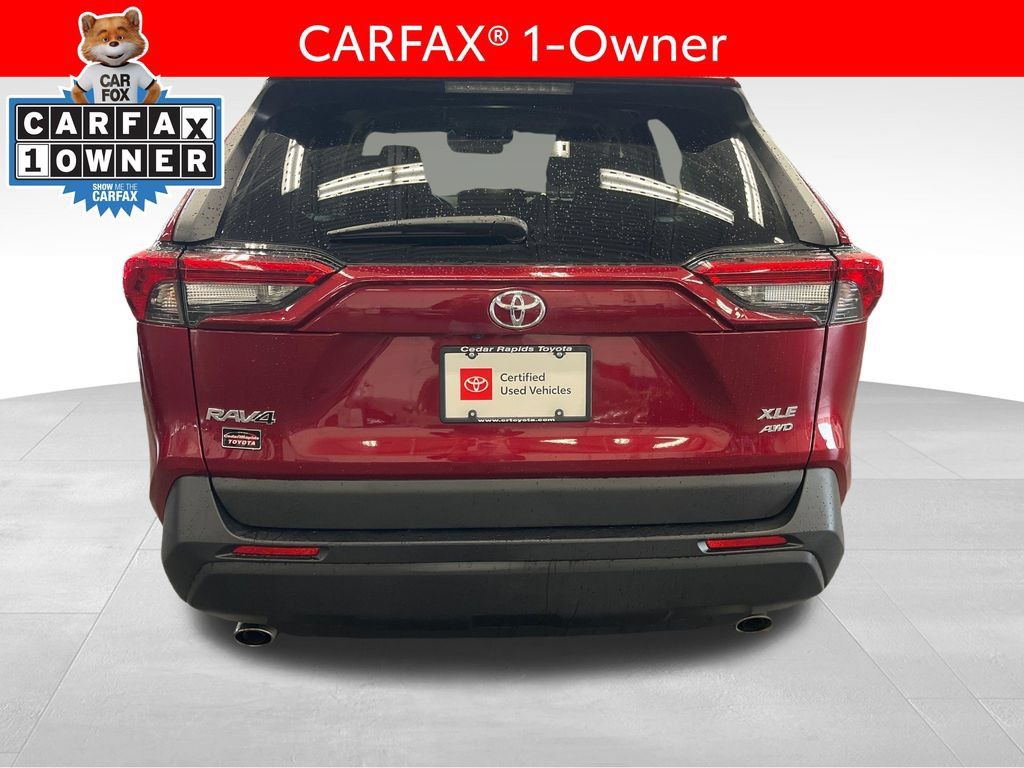 Certified 2022 Toyota RAV4 XLE w/ XLE Grade Weather Package AWD/4WD image 5