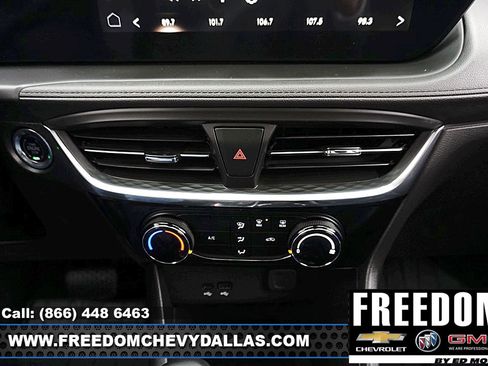 Used 2025 Buick Encore GX Sport Touring image 17