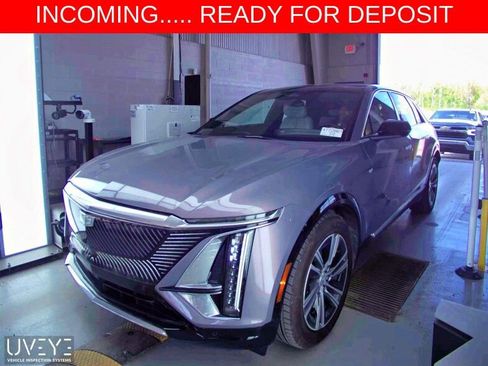 Used 2024 Cadillac Lyriq Luxury w/ LPO, Floor Liner Package AWD/4WD image 1
