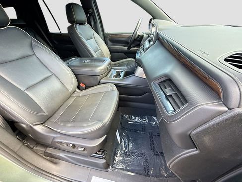 Used 2023 Chevrolet Tahoe Premier RWD image 16