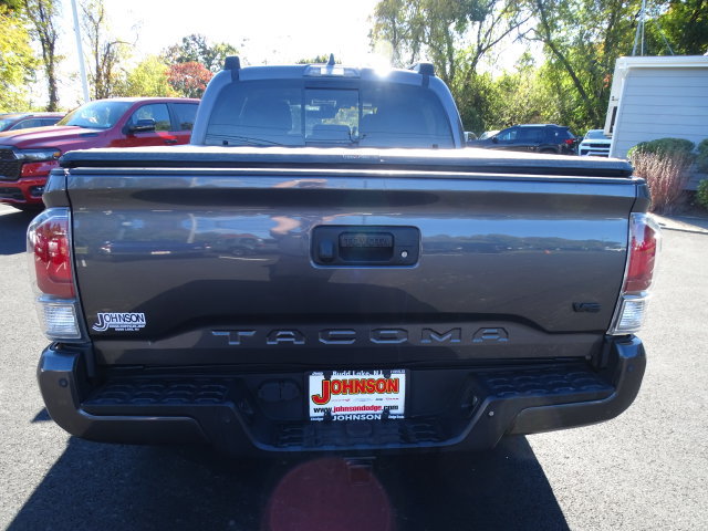 Used 2021 Toyota Tacoma TRD Off-Road w/ Technology Package AWD/4WD image 21
