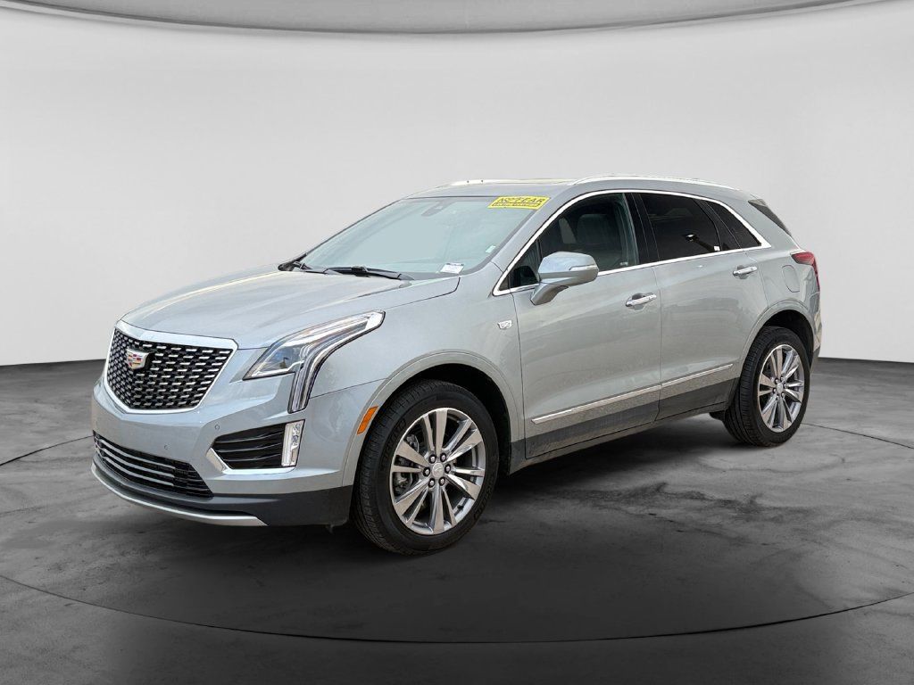 Used 2025 Cadillac XT5 Premium Luxury AWD/4WD image 4