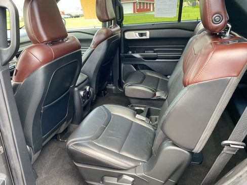 Used 2020 Ford Explorer Platinum w/ Premium Technology Package AWD/4WD image 22