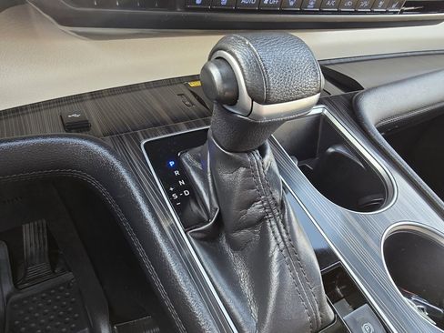 Certified 2022 Toyota Sienna Platinum image 24