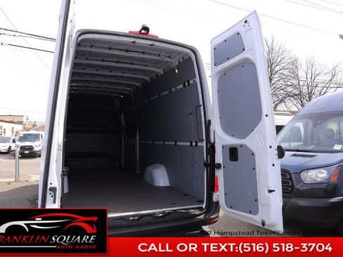Used 2024 Mercedes-Benz Sprinter 2500 image 10