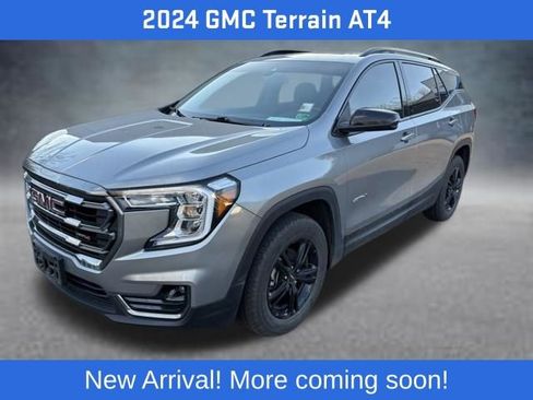 Used 2024 GMC Terrain AT4 image 2