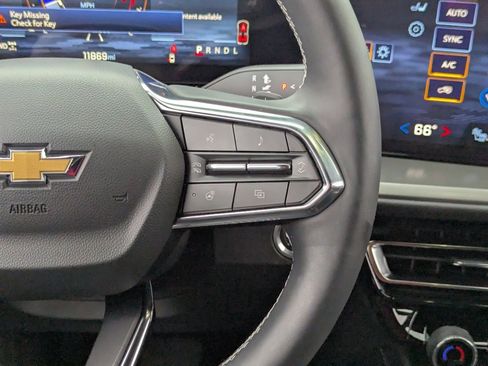 Used 2025 Chevrolet Traverse LT w/ Sun and Wheel Package image 23