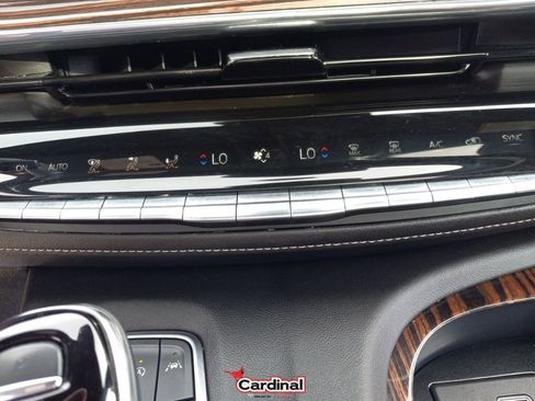 Used 2023 Cadillac Escalade ESV Premium Luxury image 39