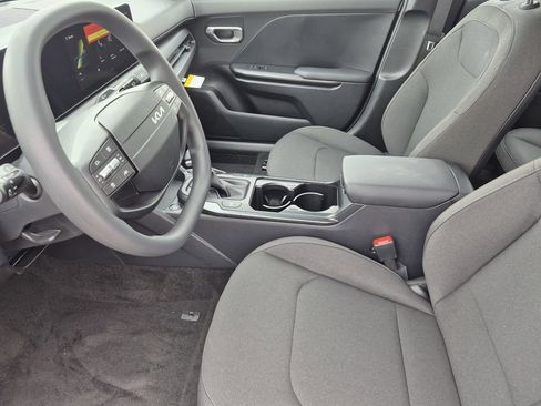 New 2026 Kia K4 FWD image 10
