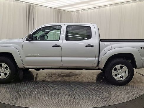 Used 2012 Toyota Tacoma 4x4 Double Cab w/ TRD Off-Road Pkg image 11
