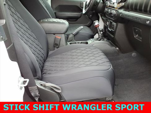 Used 2022 Jeep Wrangler Sport image 9