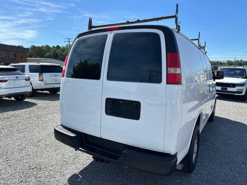Used 2017 Chevrolet Express 2500 RWD image 10
