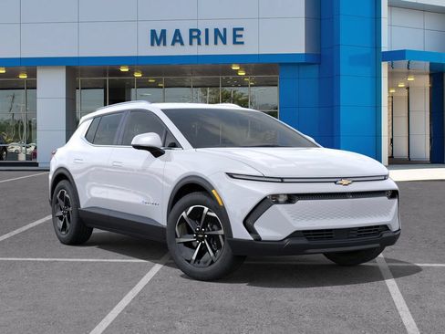 New 2026 Chevrolet Equinox EV LT FWD image 7