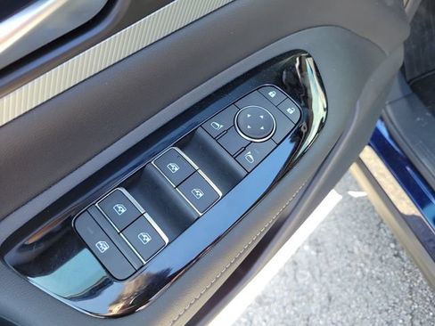 Certified 2025 Nissan Murano SL w/ Cargo Package AWD/4WD image 18