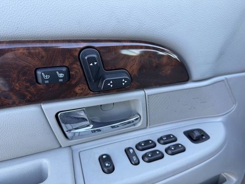 Used 2005 Mercury Grand Marquis LS image 12