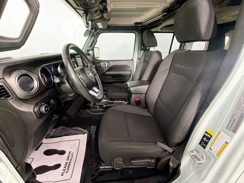 Used 2023 Jeep Wrangler Sahara w/ Cold Weather Group image 21