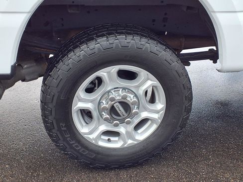 Used 2025 Ford F250 XLT image 25