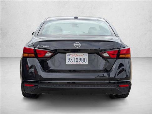 Used 2025 Nissan Altima 2.5 SV image 5