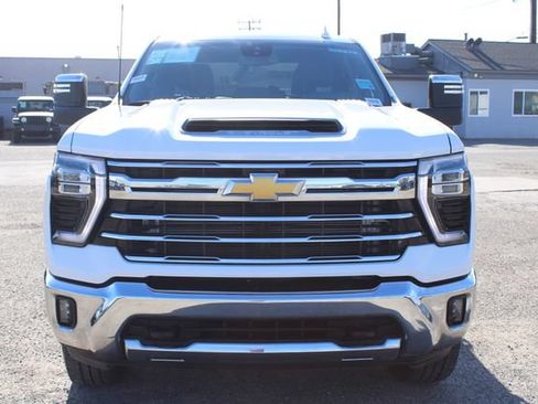Used 2024 Chevrolet Silverado 2500 LTZ AWD/4WD image 2