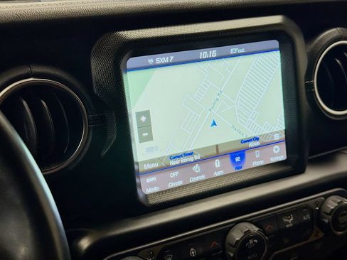 Used 2022 Jeep Wrangler Unlimited Sahara w/ Cold Weather Group AWD/4WD image 16