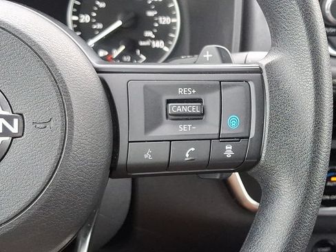 Used 2024 Nissan Rogue SV FWD image 21