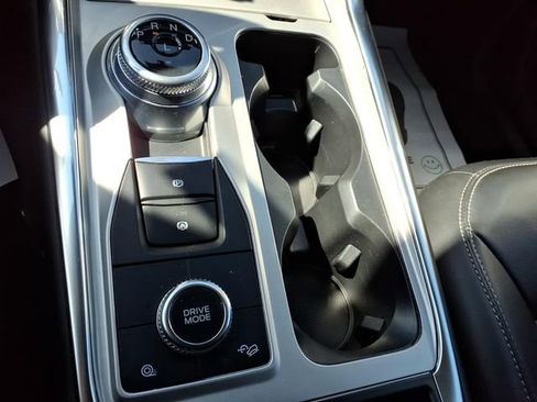 Used 2023 Ford Explorer XLT w/ Equipment Group 202A AWD/4WD image 23