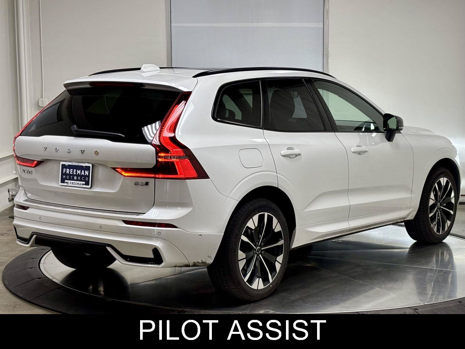 Used 2026 Volvo XC60 B5 Plus AWD/4WD image 9