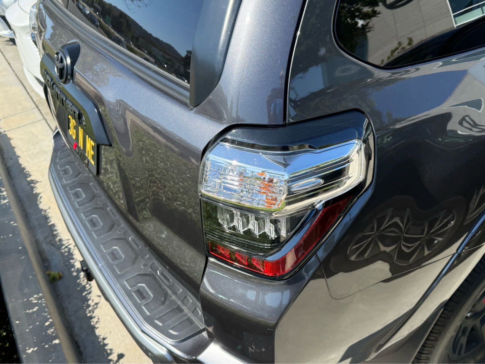 Used 2023 Toyota 4Runner TRD Off-Road Premium w/ Off Road Premium Plus Package AWD/4WD image 4