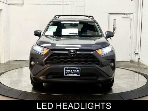 Used 2021 Toyota RAV4 XLE AWD/4WD image 3