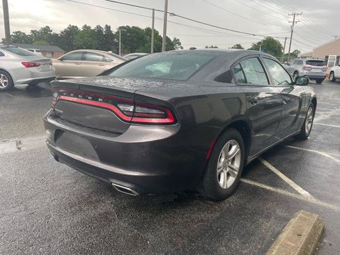 Used 2022 Dodge Charger SXT RWD image 6