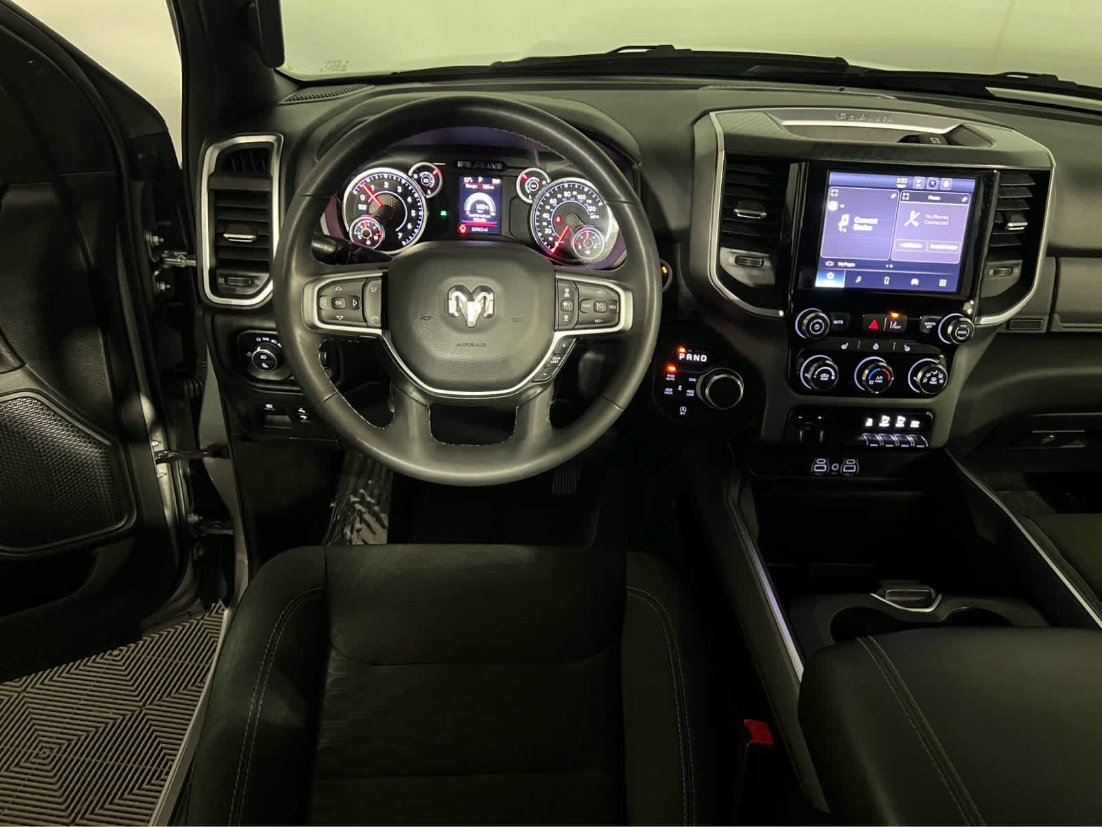 Used 2025 RAM 1500 Big Horn AWD/4WD image 13