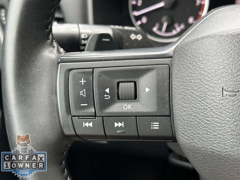 Used 2025 Nissan Rogue SV AWD/4WD image 23