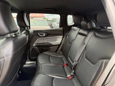 Used 2023 Jeep Compass Latitude AWD/4WD image 6