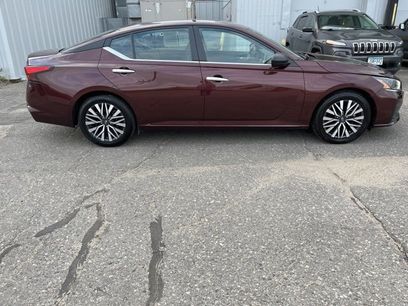 Used 2024 Nissan Altima 2.5 SV