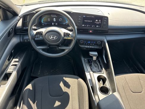 Used 2025 Hyundai Elantra Sport FWD image 22