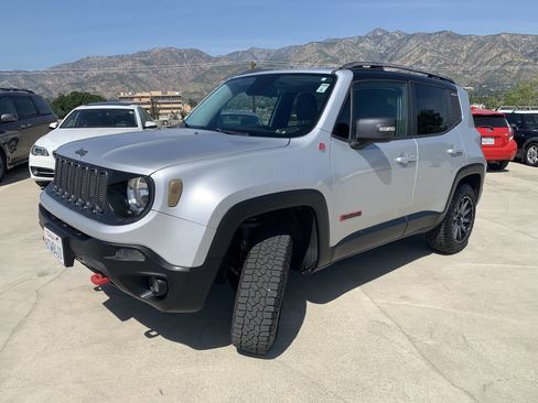 Used 2015 Jeep Renegade Trailhawk w/ Premium Leather Group AWD/4WD image 5