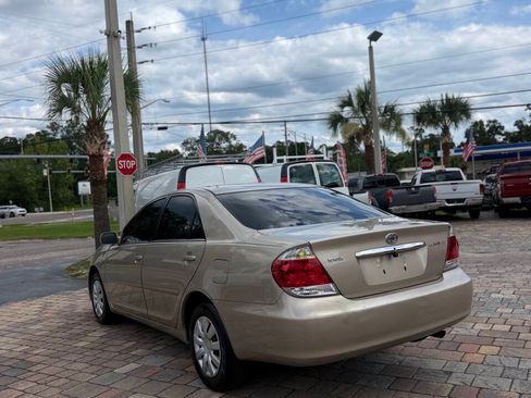 Used 2005 Toyota Camry LE FWD image 8