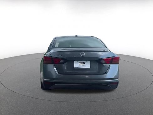 Used 2025 Nissan Altima 2.5 SV FWD image 12