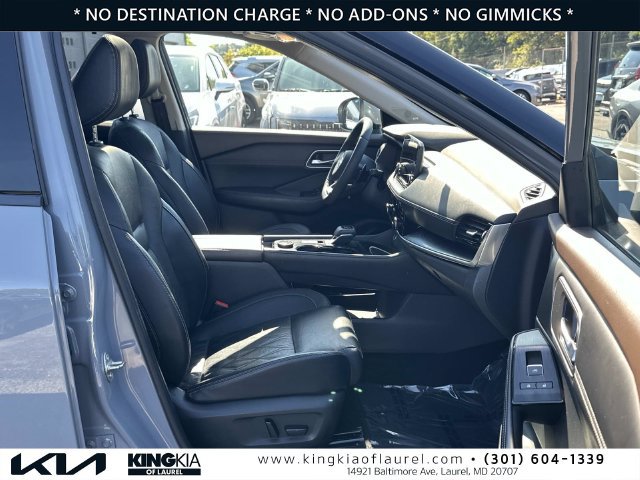 Used 2021 Nissan Rogue Platinum AWD/4WD image 16