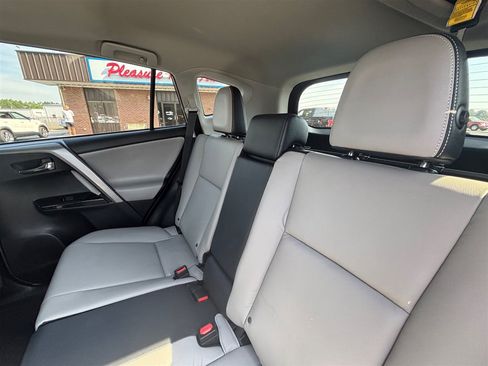 Used 2018 Toyota RAV4 Limited w/ Advanced Technology Package FWD image 18