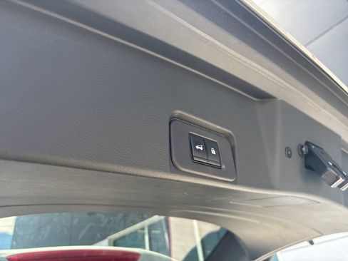 Used 2024 Nissan Rogue SV FWD image 19
