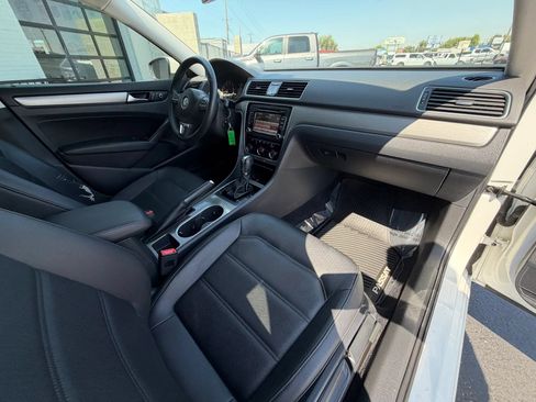 Used 2014 Volkswagen Passat 1.8T SE FWD image 13