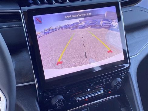 Used 2023 Jeep Grand Cherokee 4WD 4xe image 30