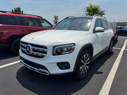 Used 2022 Mercedes-Benz GLB 250 image 3