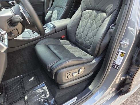 Used 2025 BMW X5 xDrive40i AWD/4WD image 8