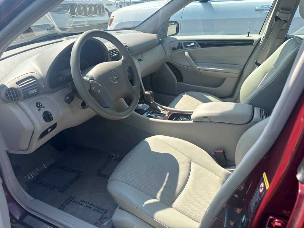 Used 2004 Mercedes-Benz C 320 Sedan image 3